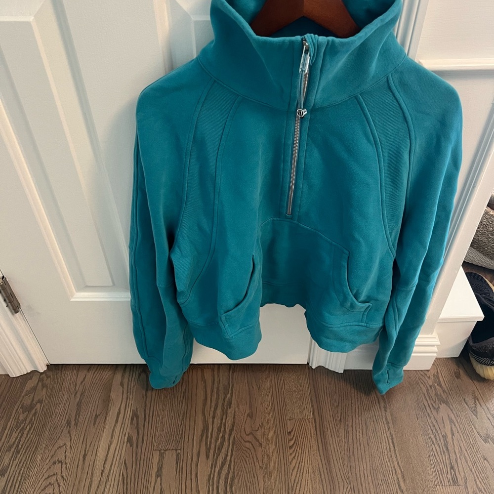 Lululemon Scuba Oversized half zip funnel neck in teal. Size M/L Excellent cond.